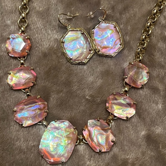 Kendra Scott Daphne Statement Necklace and Earring - Picture 4 of 6